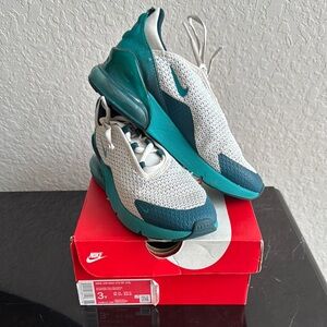 Used - Nike Air Max 270 GS Teal and White Sneakers - size 3Y